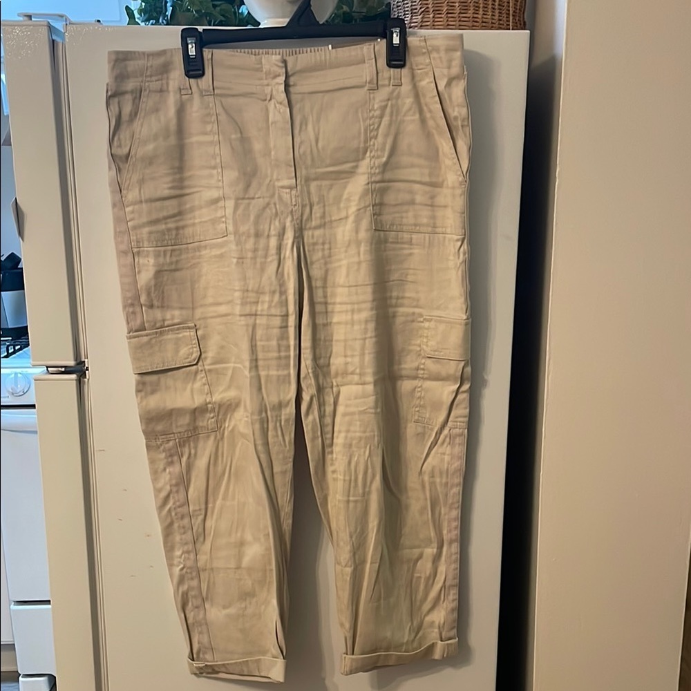 Chicos Women’s the Ultimate Fit Tan Crop Pants NWT Size‎ 3/16